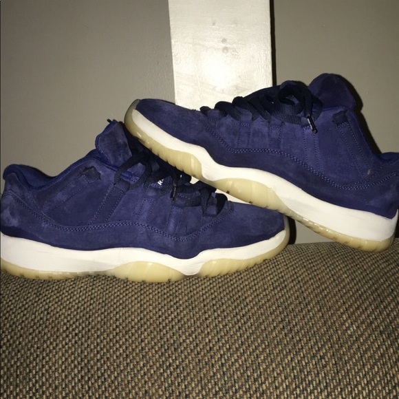 Jordan 11’s Derek Jeter size 10 - Picture 3 of 4
